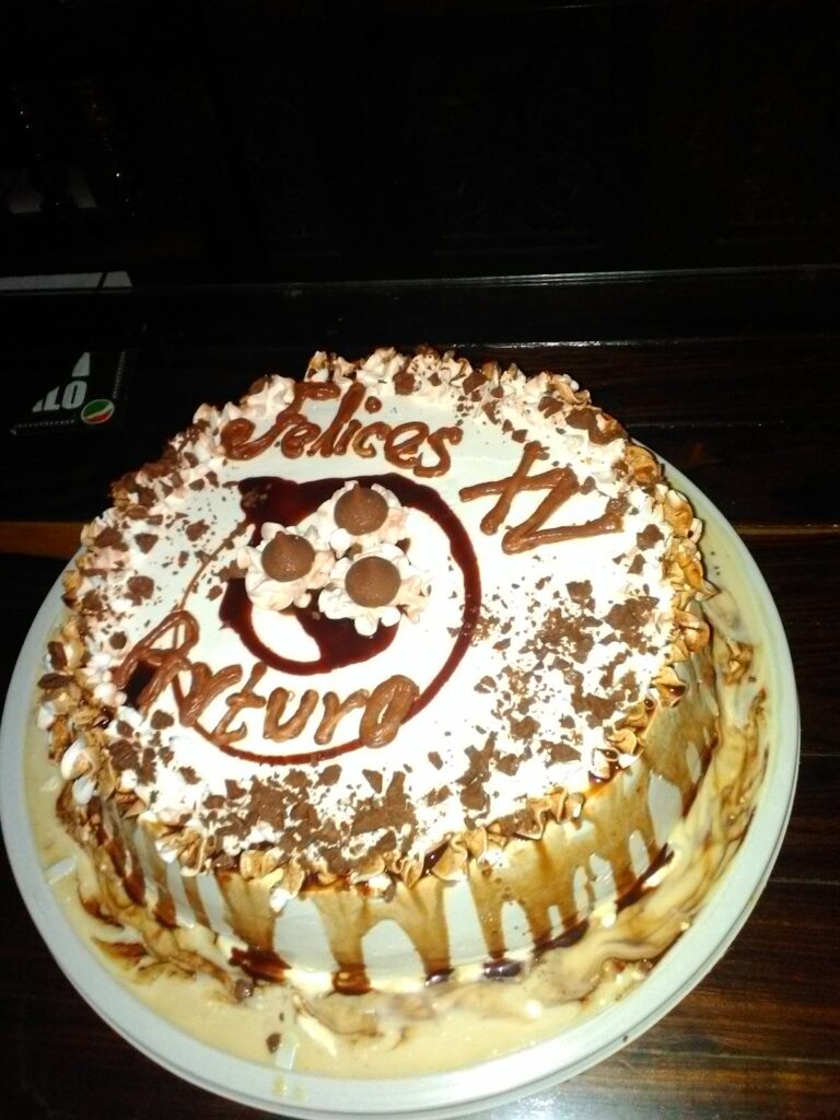 2584 pasteleria happy cake 768x1024