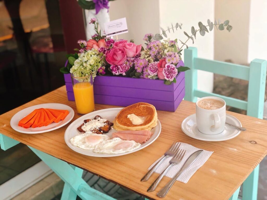 3239 montecarlo cafe 1024x768