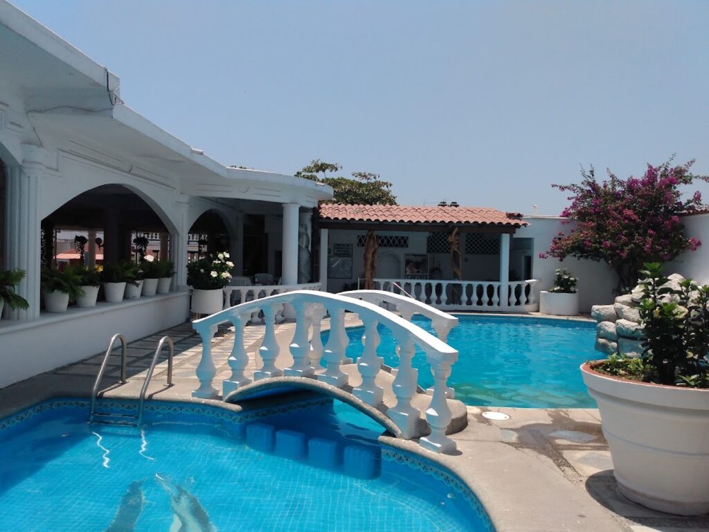 3304 hotel morelos y restaurant 1024x768