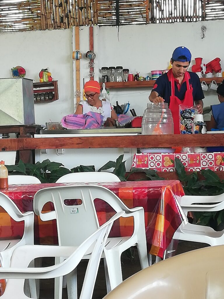 376 la hormiguita pozole y antojitos 768x1024