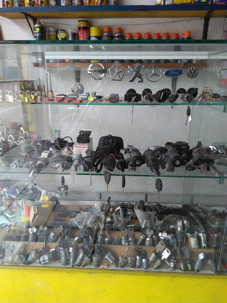 805 cerrajeria sanchez 768x1024