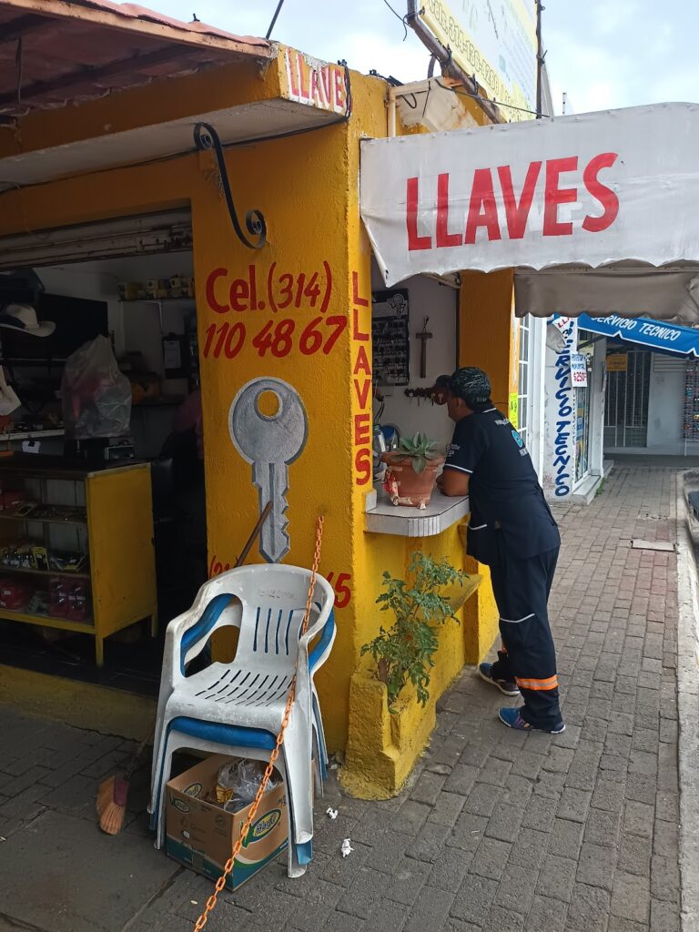 821 cerrajeria matias 768x1024