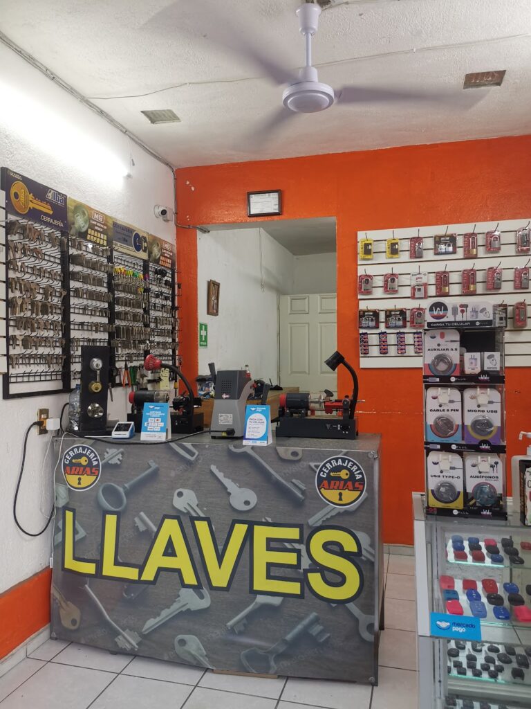 833 cerrajeria arias 768x1024