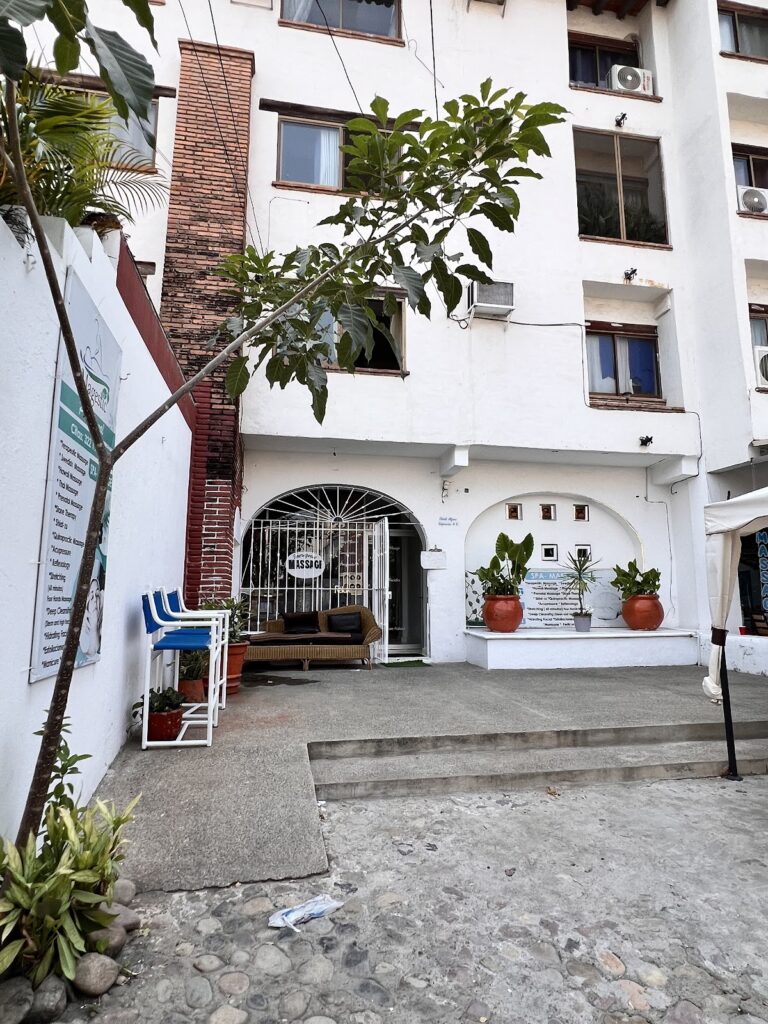 10285 magestic massage 768x1024