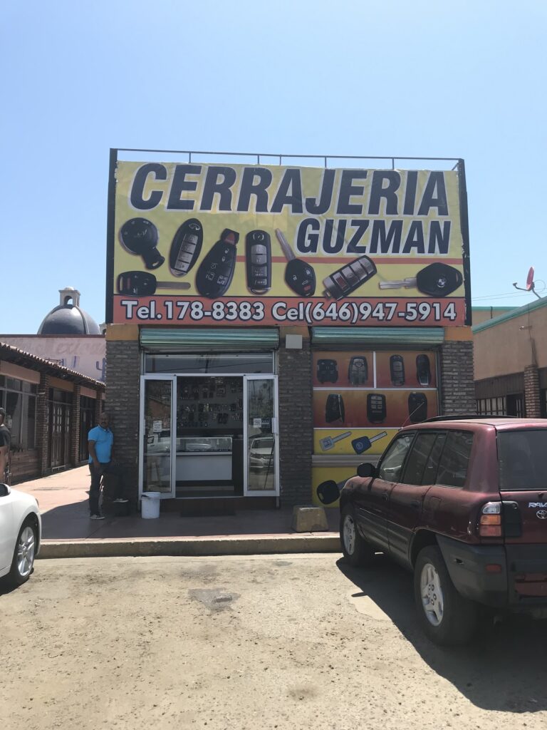 10749 cerrajeria guzman 768x1024