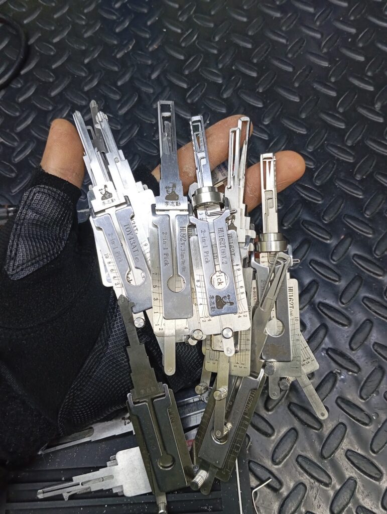 11052 cerrajeria automotriz luna 771x1024