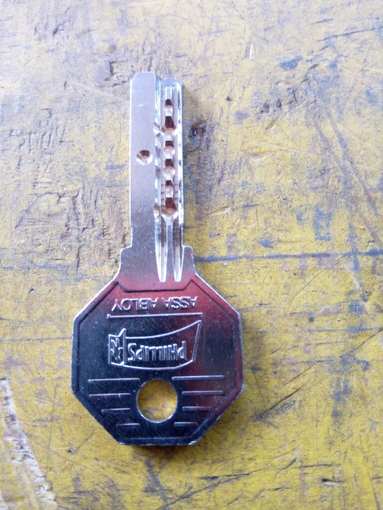 11076 cerrajeria maher 768x1024