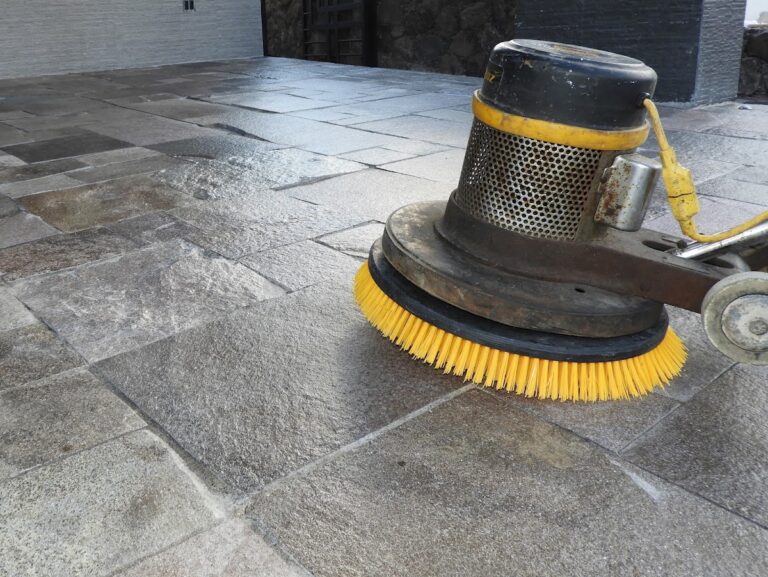 14007 clean24 768x577