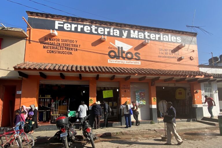 14891 ferreteria y materiales de construccion de los altos 768x513