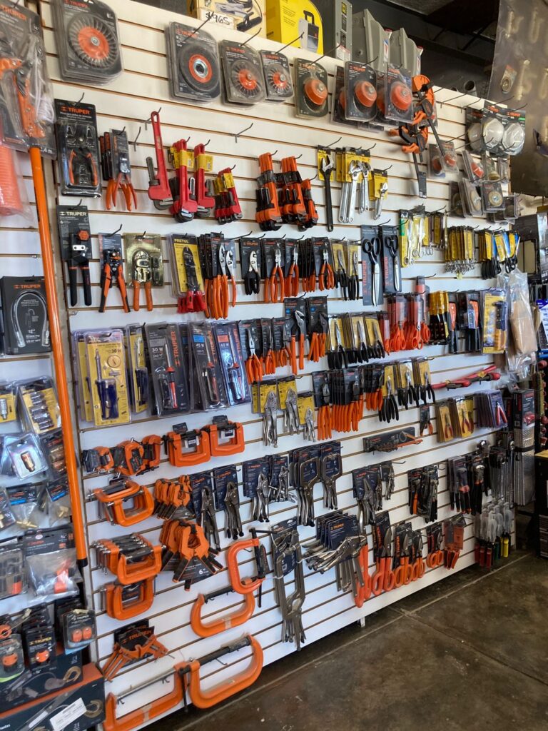 15011 ferreteria rroy 768x1024