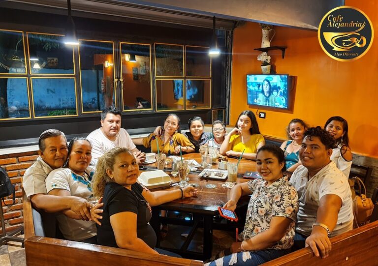 16674 cafe alejandria 768x541