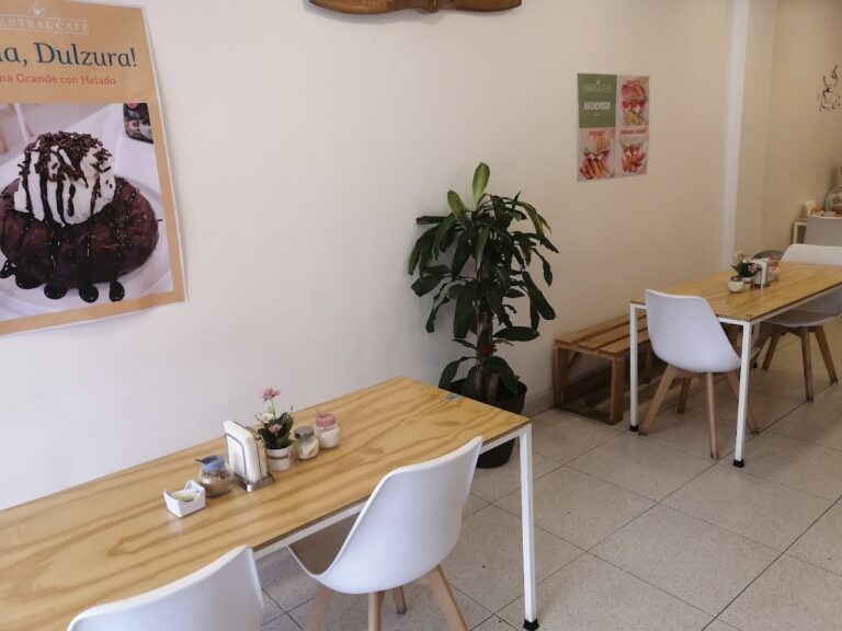 16796 central cafe 768x576