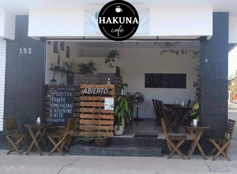 16829 hakuna cafe 768x563