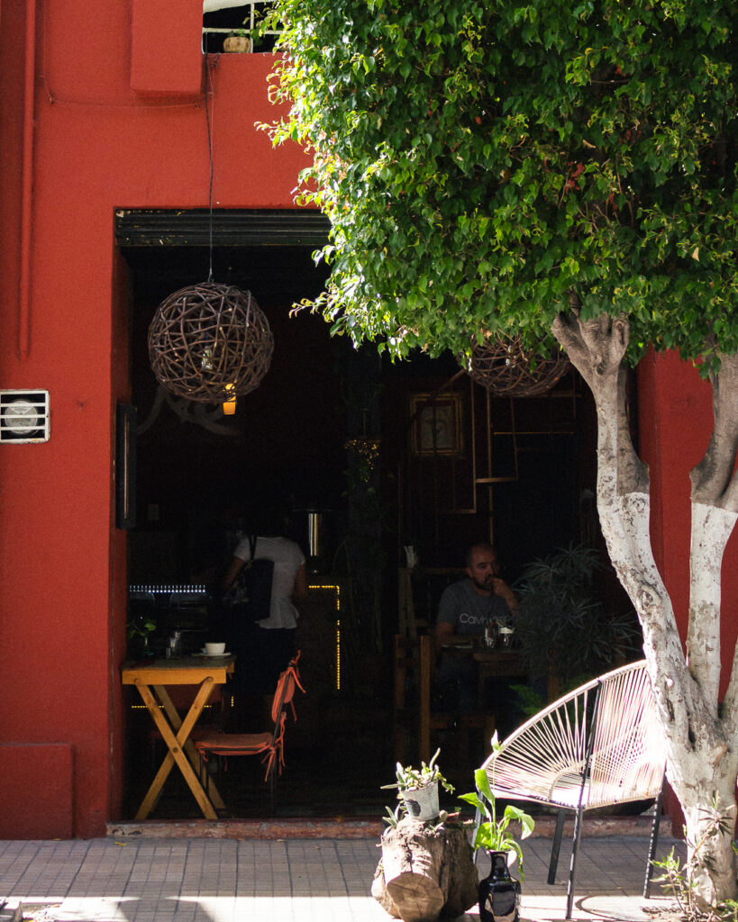 16851 mientras espero cafegaleria 819x1024