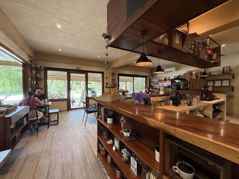 16873 aroma cafe tulum 768x576