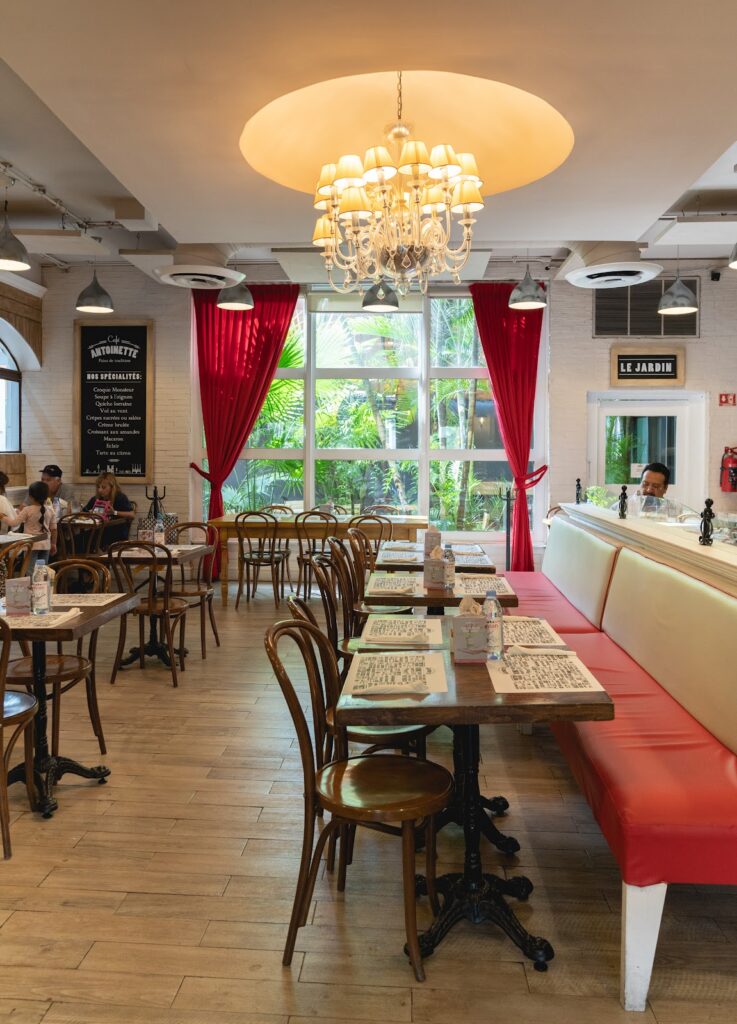 16905 cafe antoinette 8211 puerto cancun 737x1024