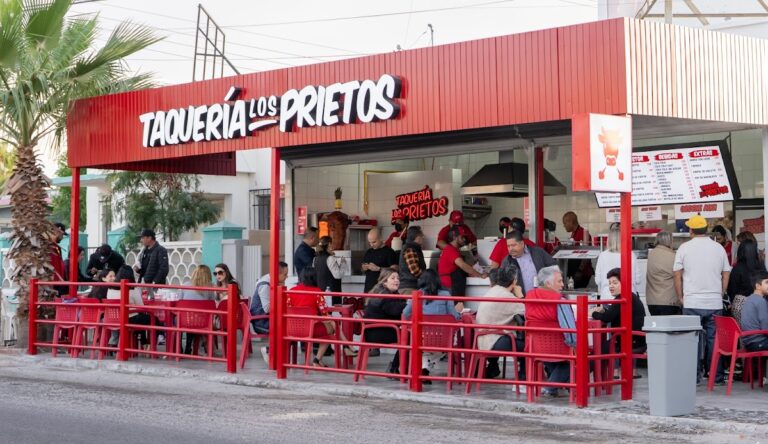 16993 taqueria los prietos 768x444