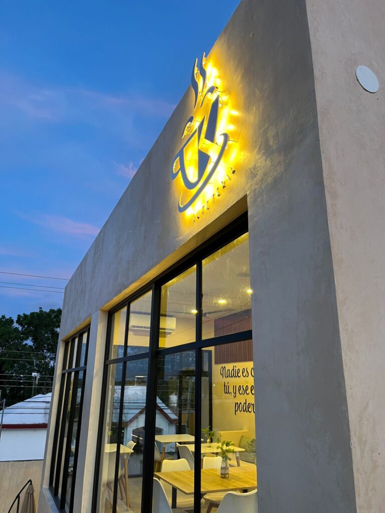 17000 jk cafeteria 768x1024