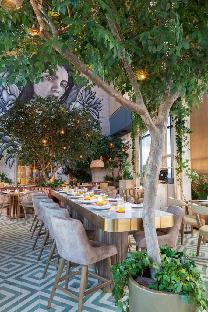 17726 ling ling by hakkasan 683x1024