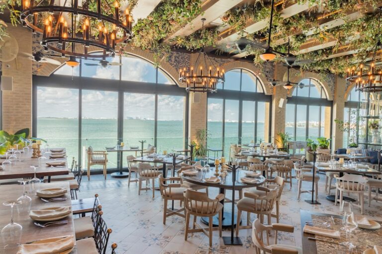 17925 nicoletta italian restaurant in cancun 768x512