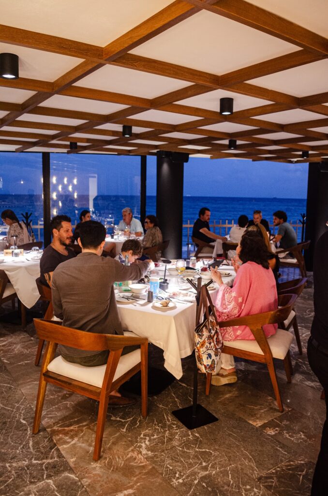 17939 piaggia restaurante playa del carmen 678x1024