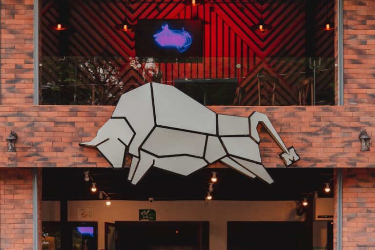 17994 madison grill orizaba 768x513