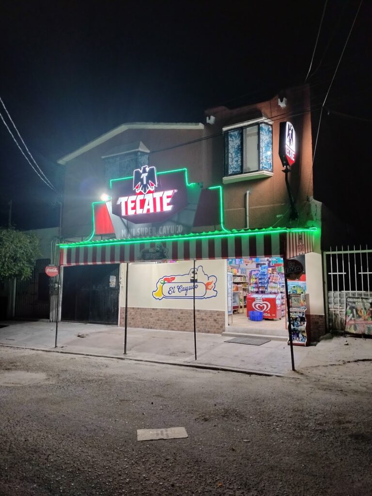 18323 mini super el cayuco 768x1024