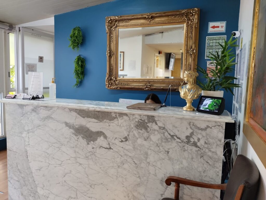 19103 clinica sagrada familia 247 1024x771