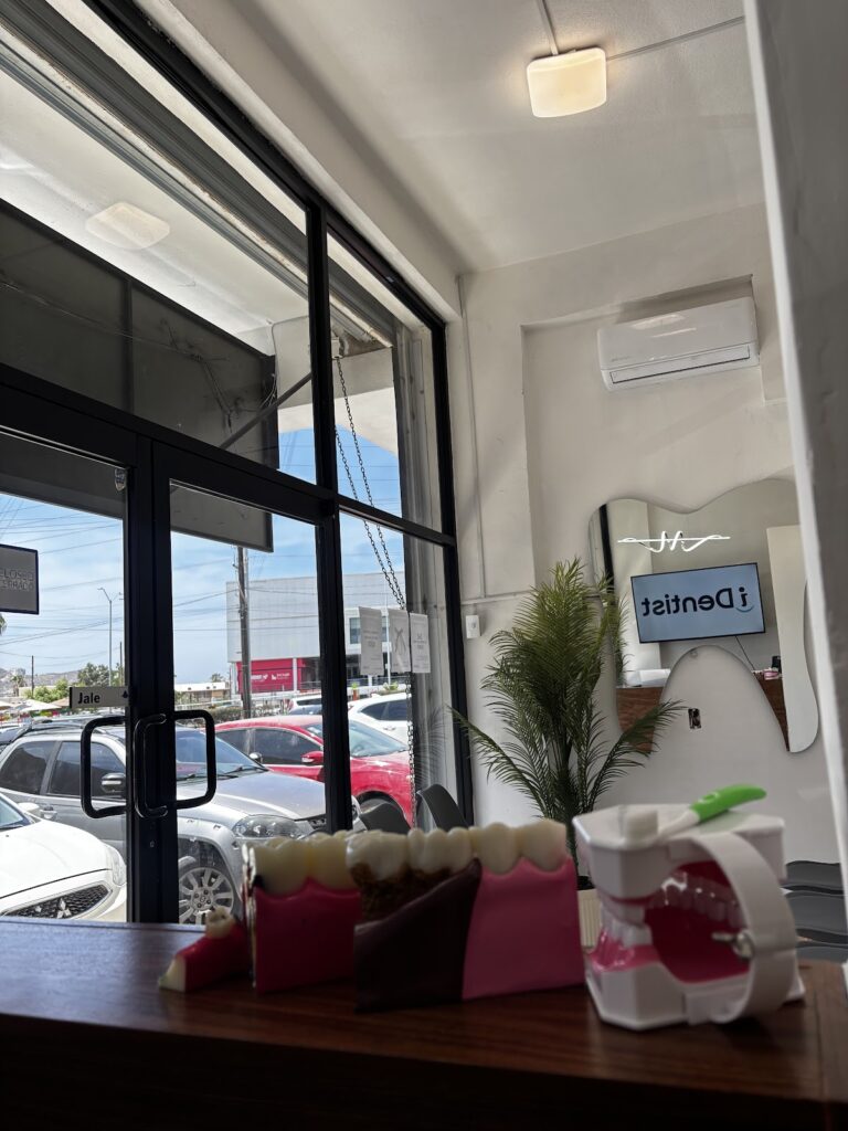 19327 identist clinica dental cabo san lucas 768x1024