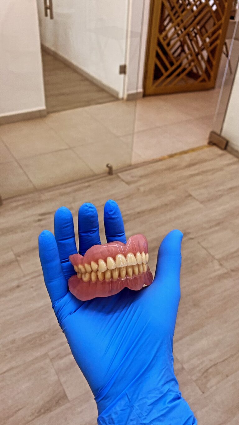 19391 dentista luis arellano 768x1365