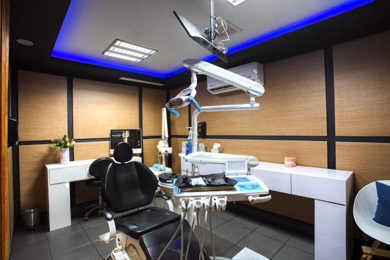 19563 boca oficina dental 768x512