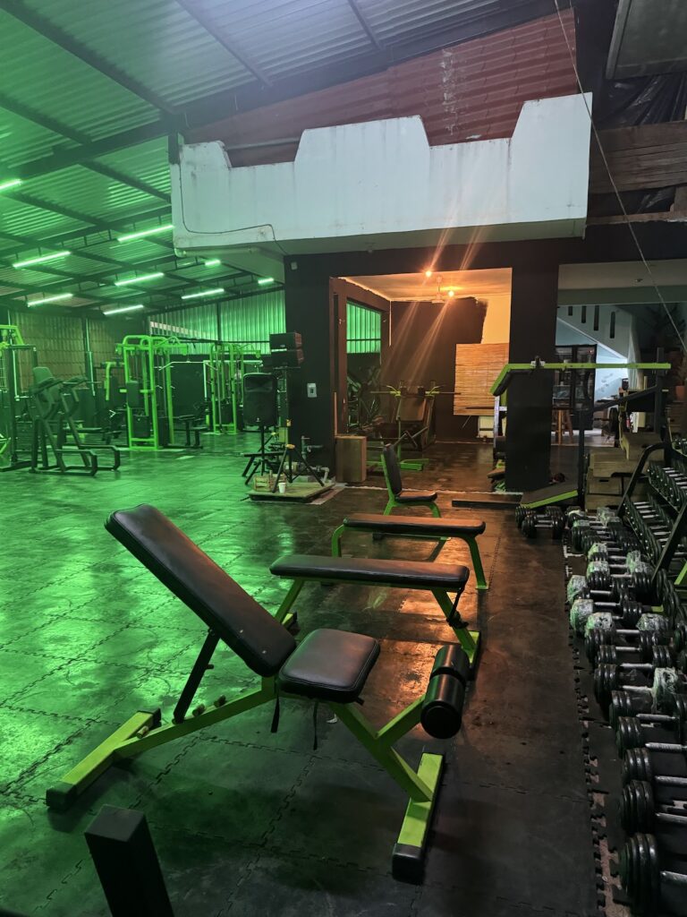 20369 black gym 768x1024