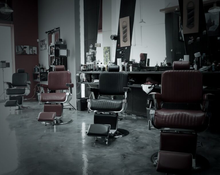 21599 barberia la refineria barber shop carranza 768x614