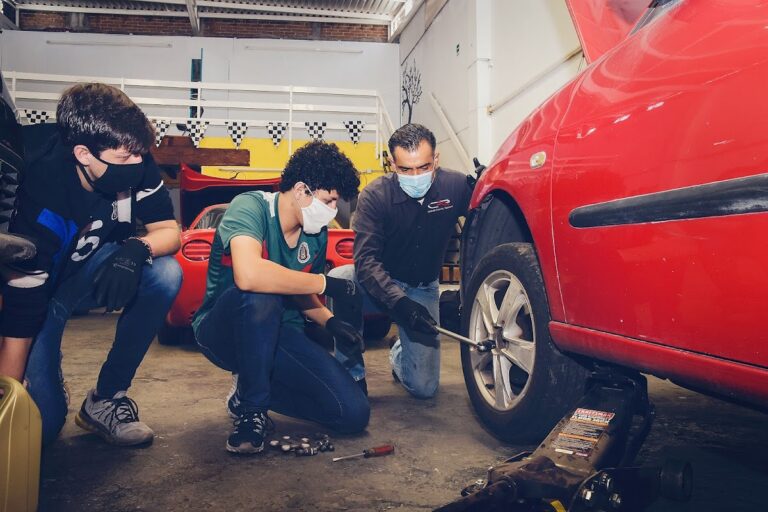 23468 taller mecanico c.a.r. capacitacion automotriz y reparaciones 768x512