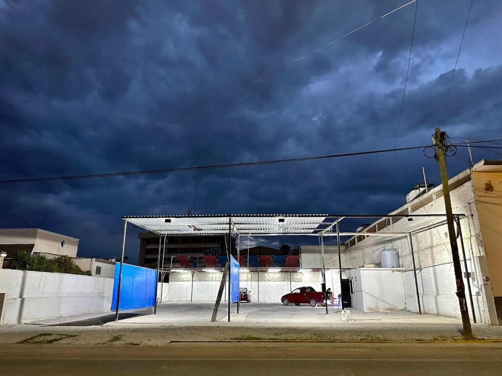 24134 d luxe car wash 2 1024x768