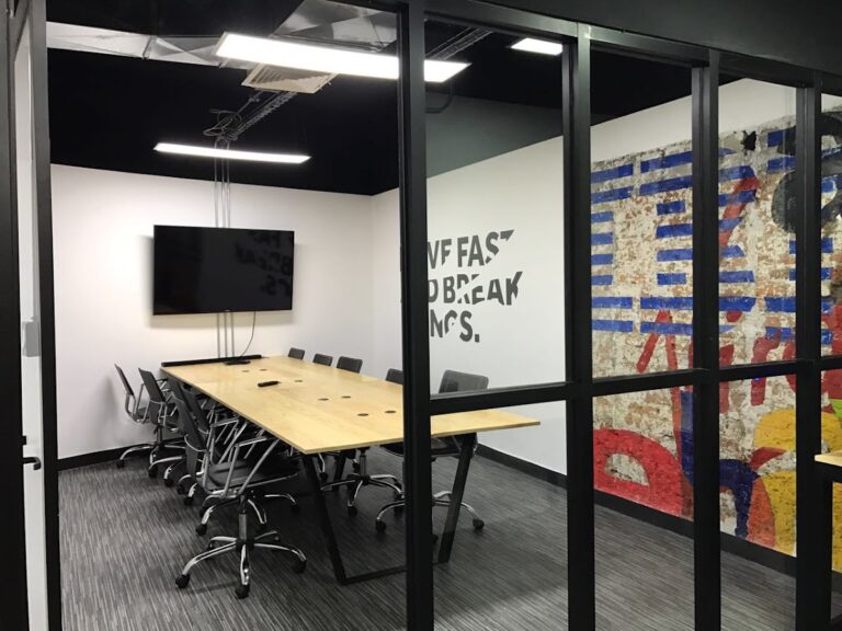 27660 hive space coworking 768x576