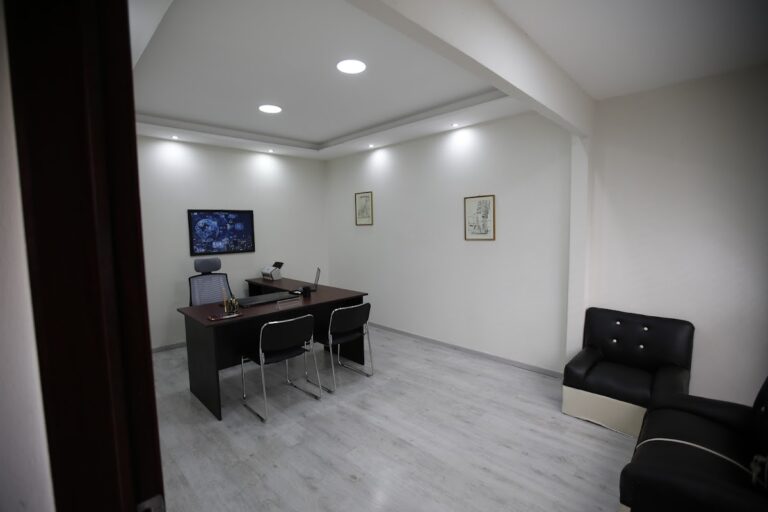 27770 coworking work place center toluca 768x512