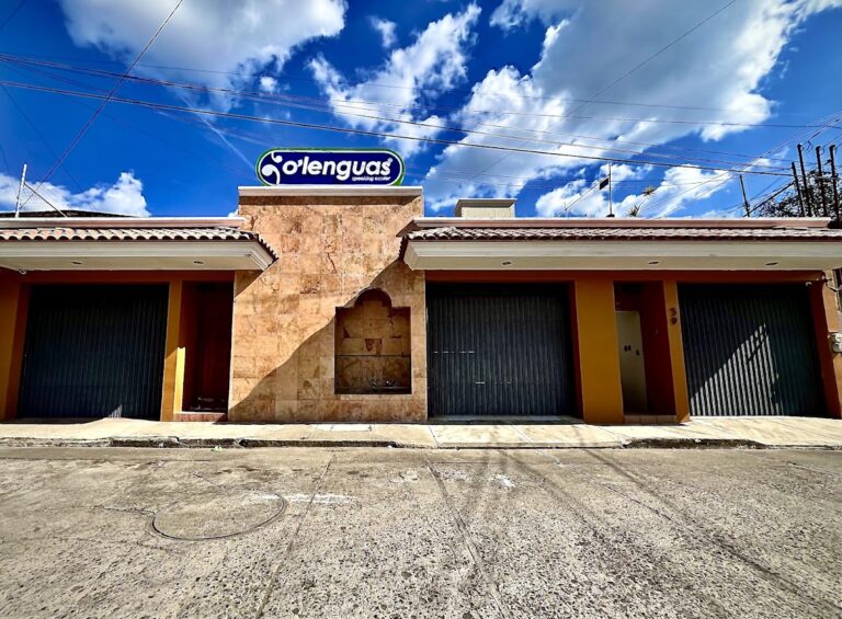 28202 olenguas escuela de idiomas 768x565