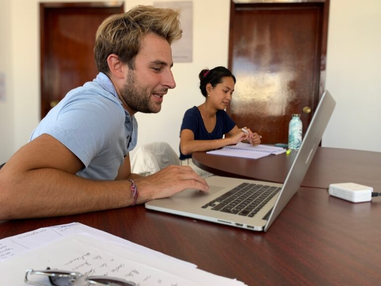 28300 idiomas now center 768x576