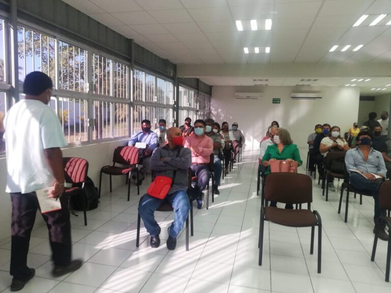 28456 escuela de manejo castaneda 768x576