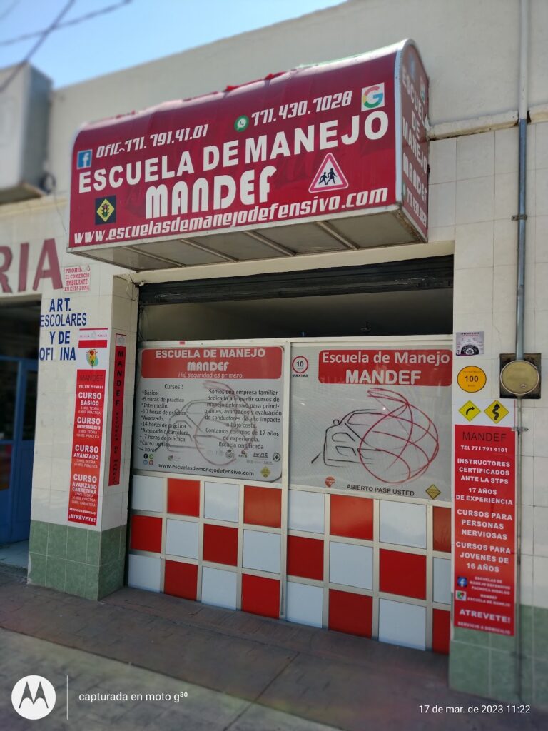 28516 mandef escuela de manejo defensivo 768x1024