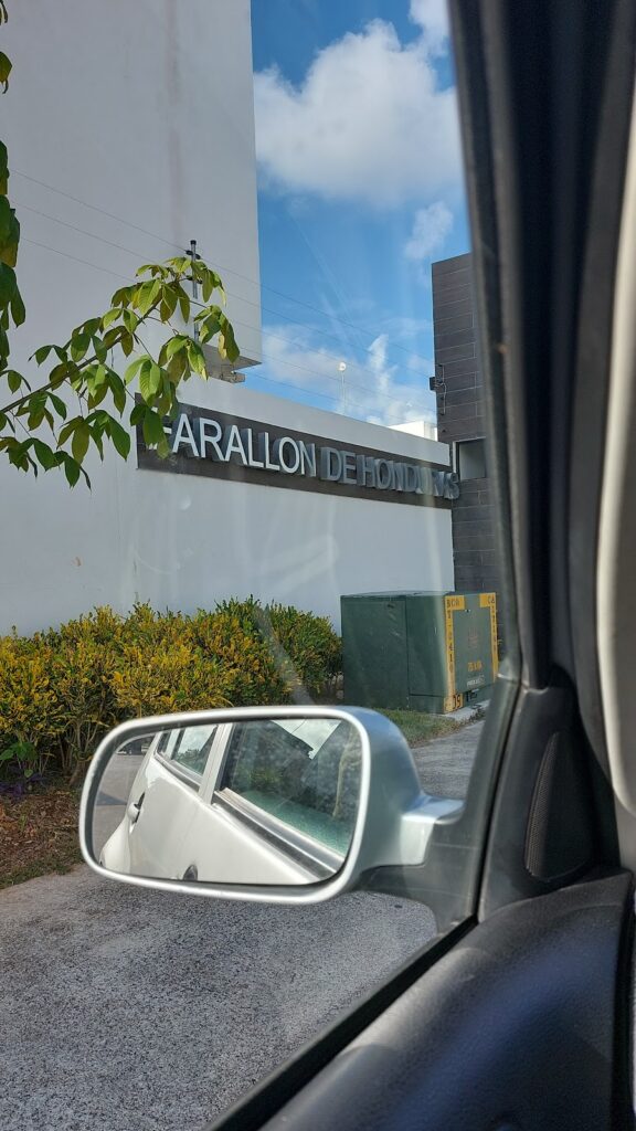 28615 escuela de manejo internacional playa del carmen 576x1024