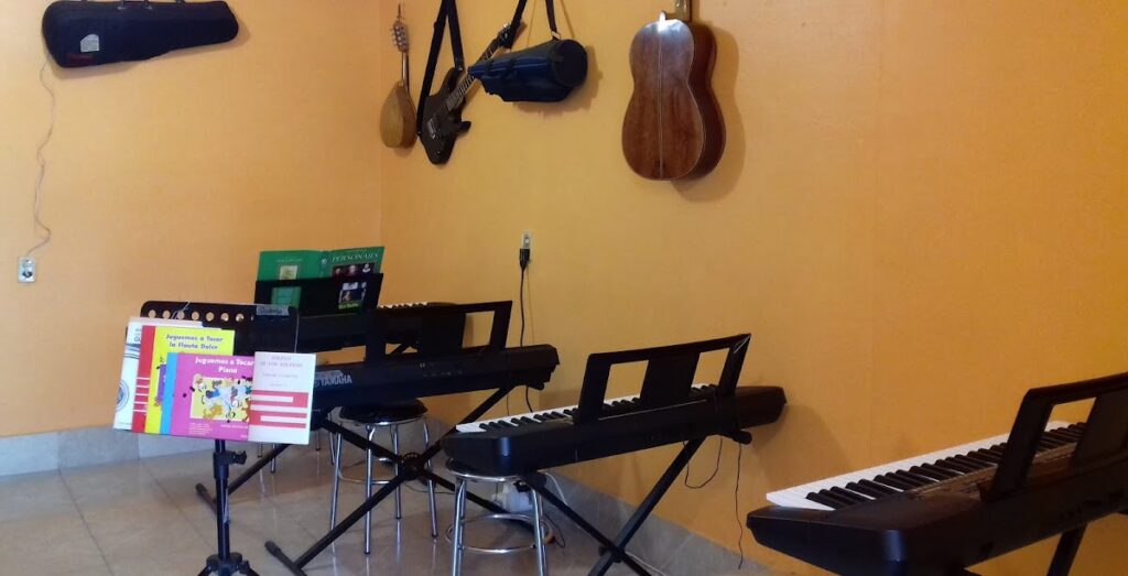 28900 escuela de musica microcosmos 1024x523