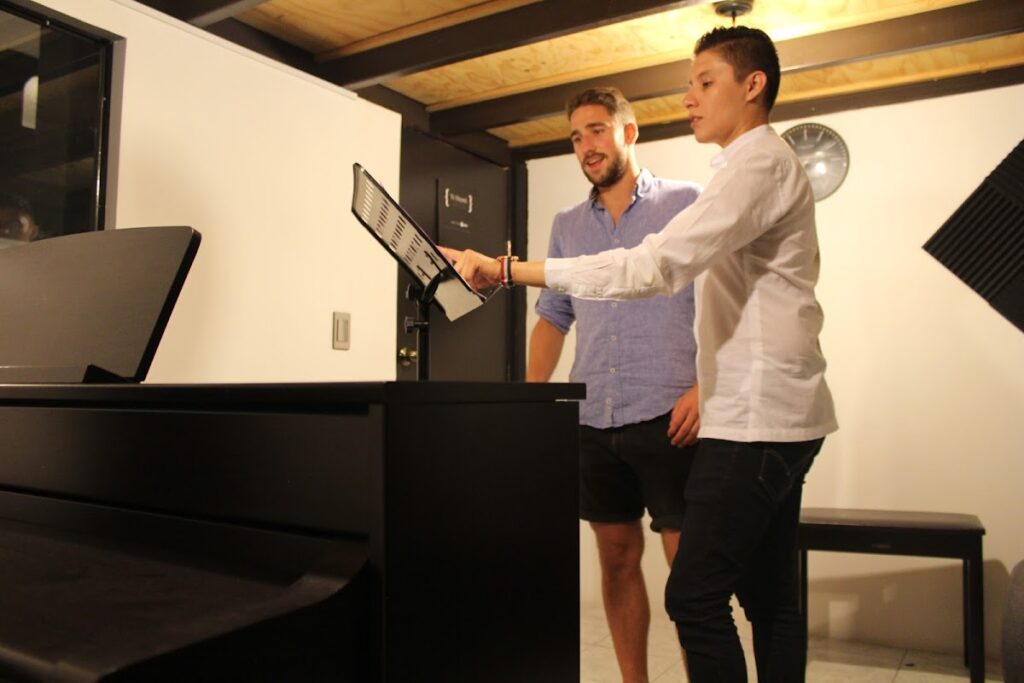 28945 escenica 8211 academia de canto 1024x683