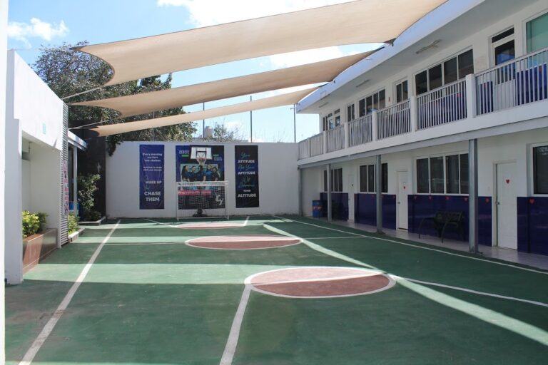 30001 colegio yucatan plantel secundaria preparatoria 768x512