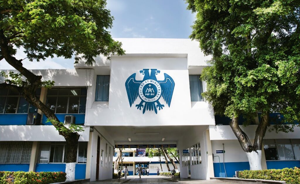 30180 universidad cristobal colon 1024x629