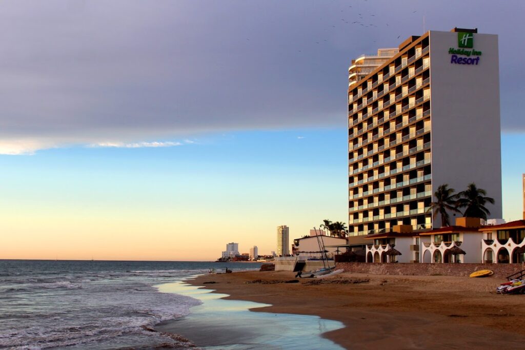 30920 holiday inn resort mazatlan by ihg 1024x683