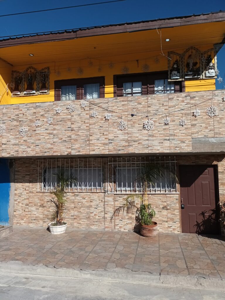 31030 hospedaje barato familiar 768x1024