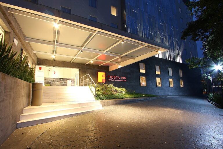 31207 fiesta inn express naucalpan 768x512