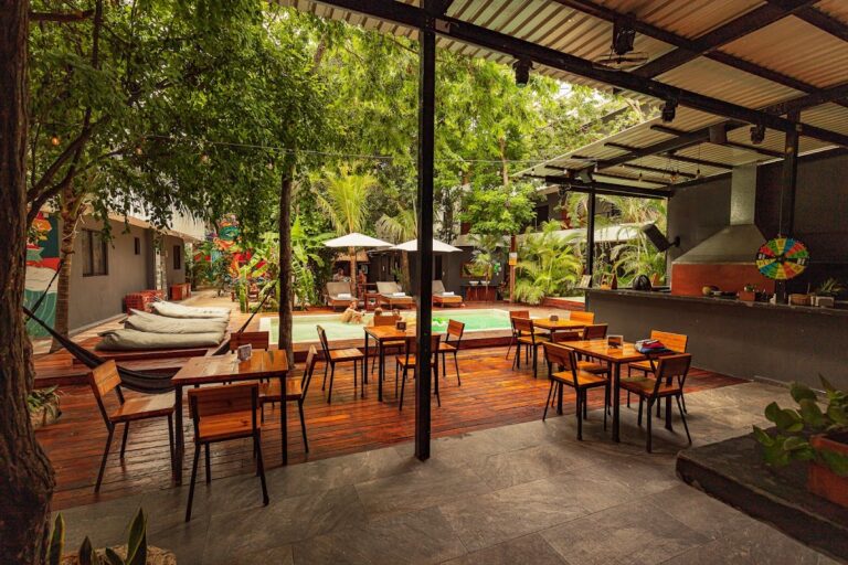 31348 che tulum hostel bar 768x512